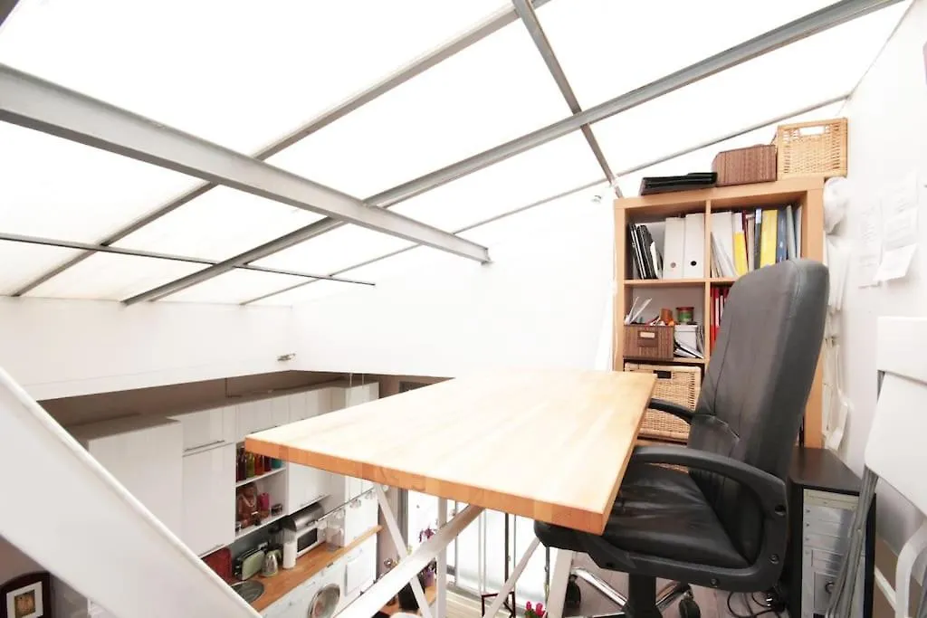 Exotic Loft In Montmartre + Terrace ! París