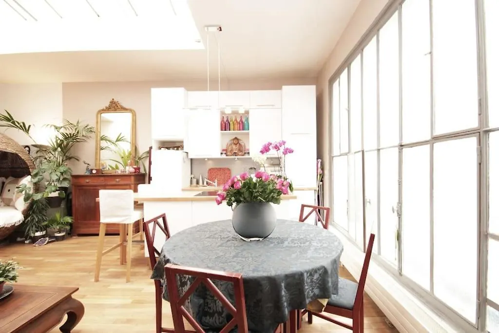 Exotic Loft In Montmartre + Terrace ! * Париж