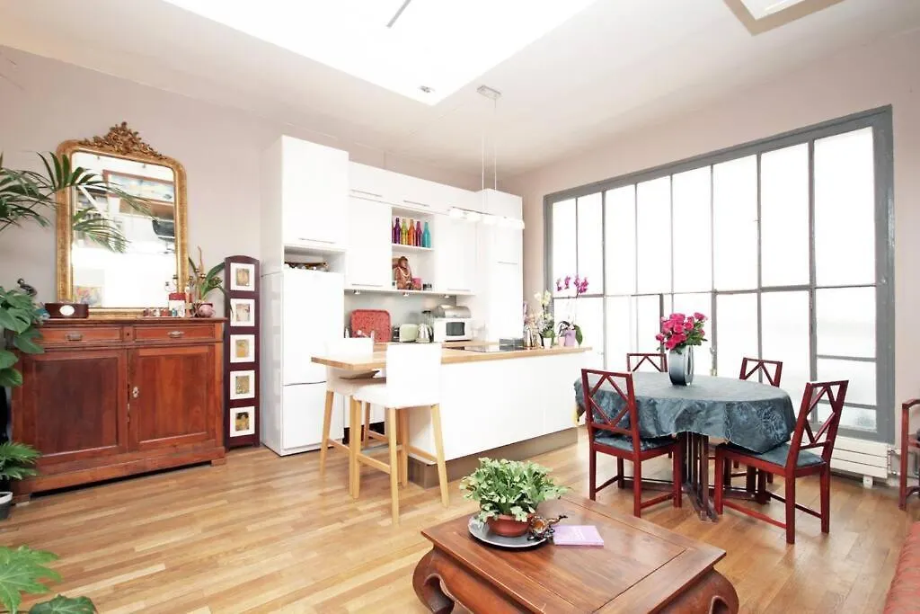 Exotic Loft In Montmartre + Terrace ! Апартаменты Париж