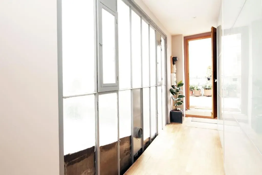 Апартаменты Exotic Loft In Montmartre + Terrace !